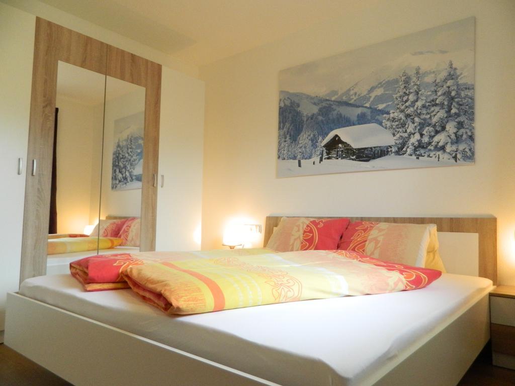 Haus 4 Holidays Bramberg am Wildkogel Zimmer foto